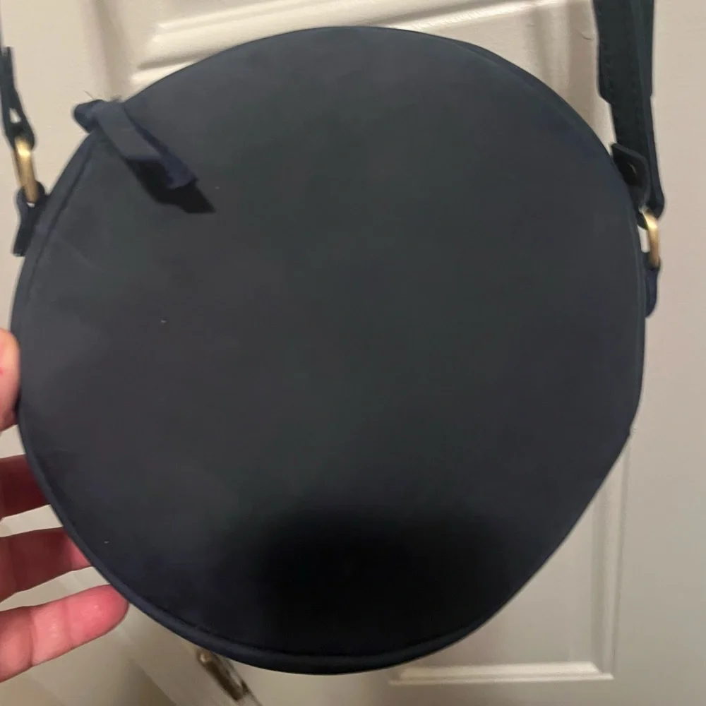 Portland Leather Deep Water Large Circle Crossbody - Picture 5 of 8